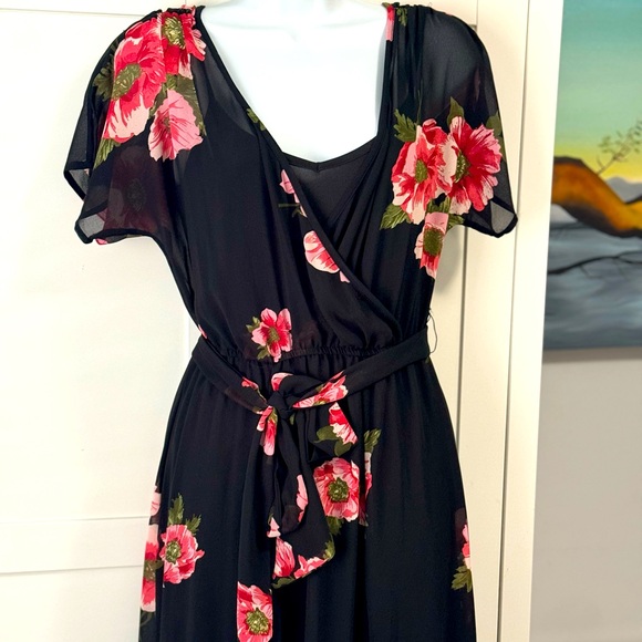 Row.A Floral Tie-Back Maxi Dress - Picture 5 of 9